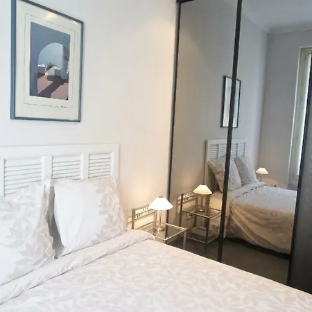Flat Apartment *
